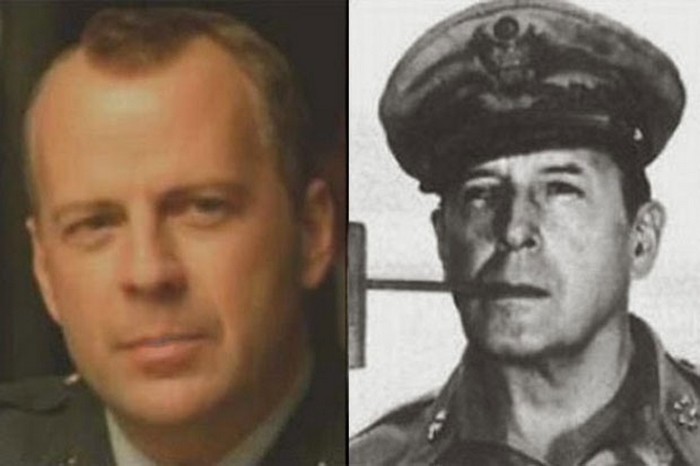 Bruce Willis et Douglas MacArthur.jpg