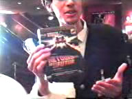 F-9000 'brandissant' son coffret DVD !